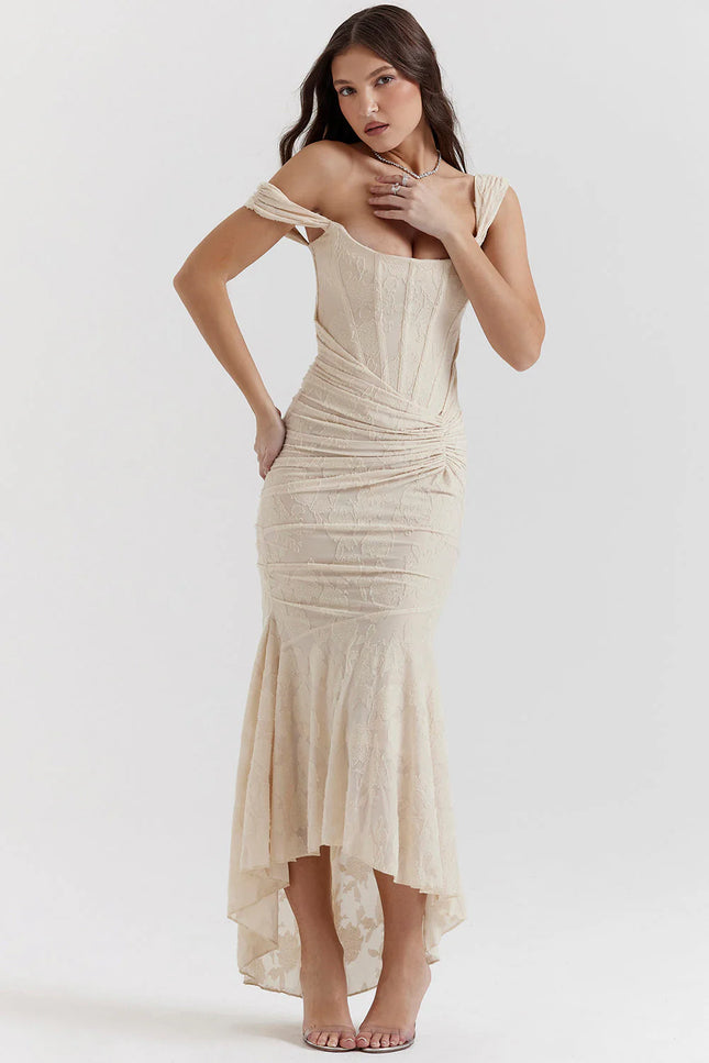 Aveline's Elegant Waist Maxi Dress